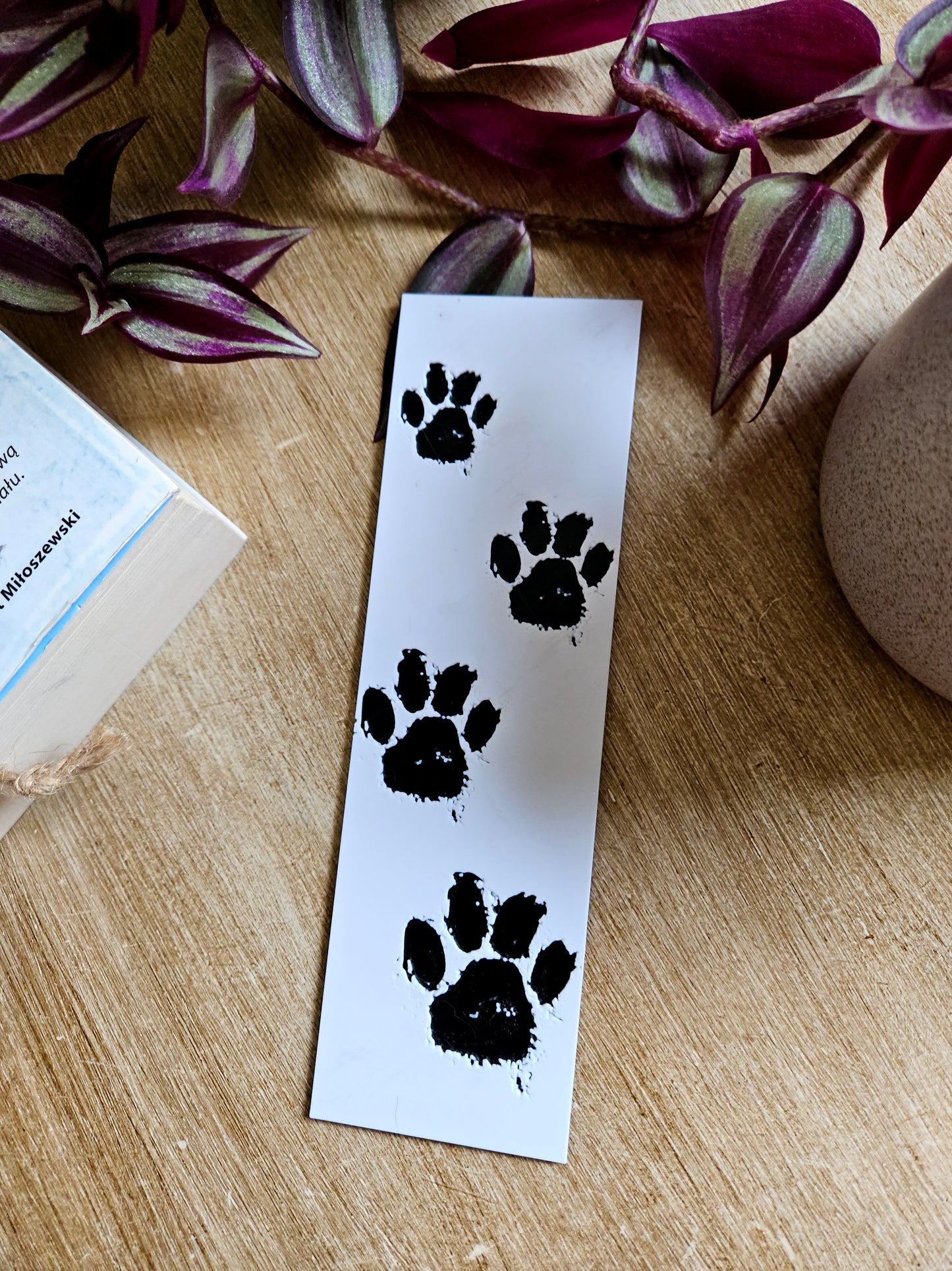 Paw Print 3D Printed Bookmark – Adorable Pet Lover Design