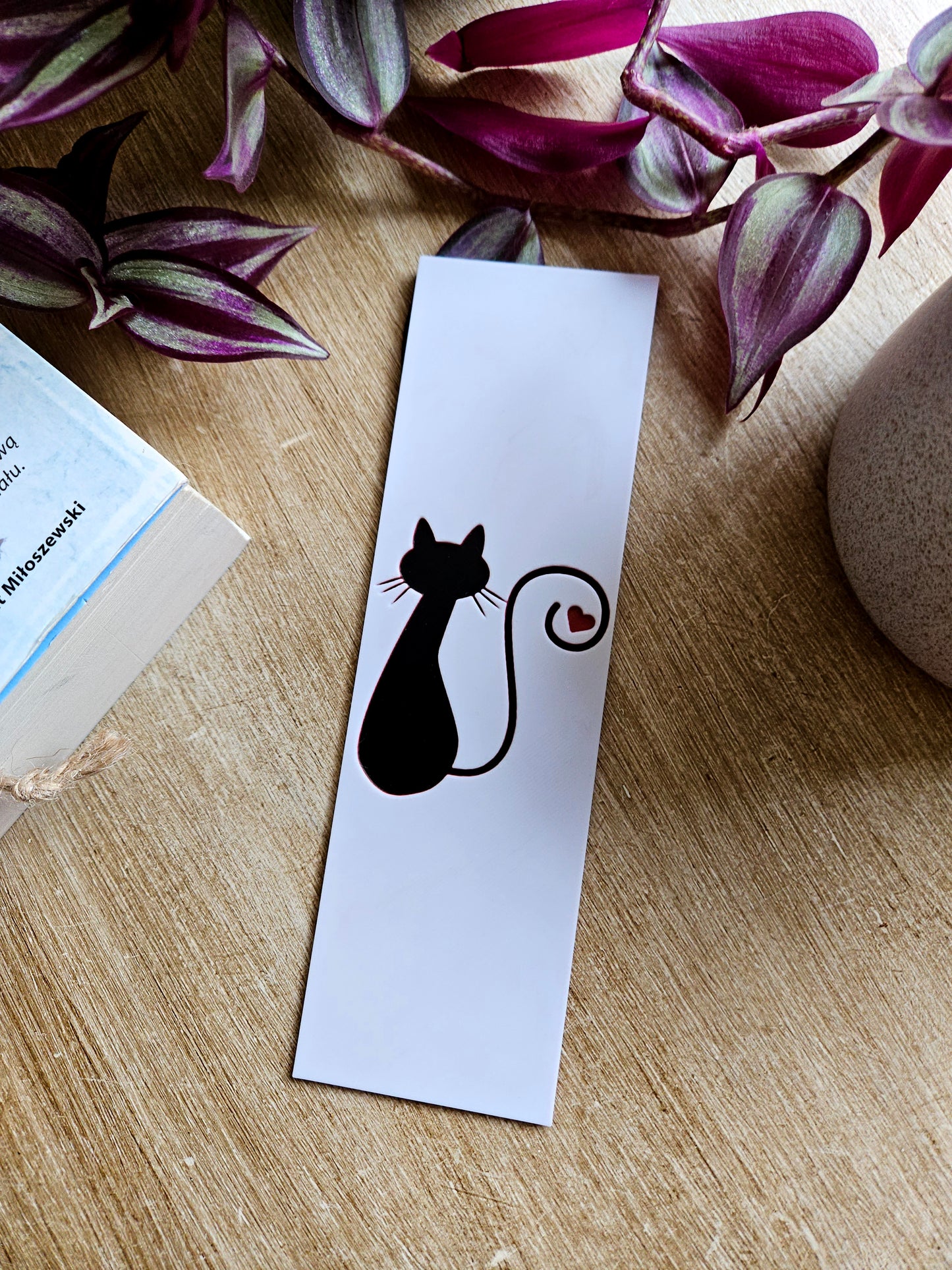 Whimsical Cat 3D Printed Bookmark – Heart Tail Design