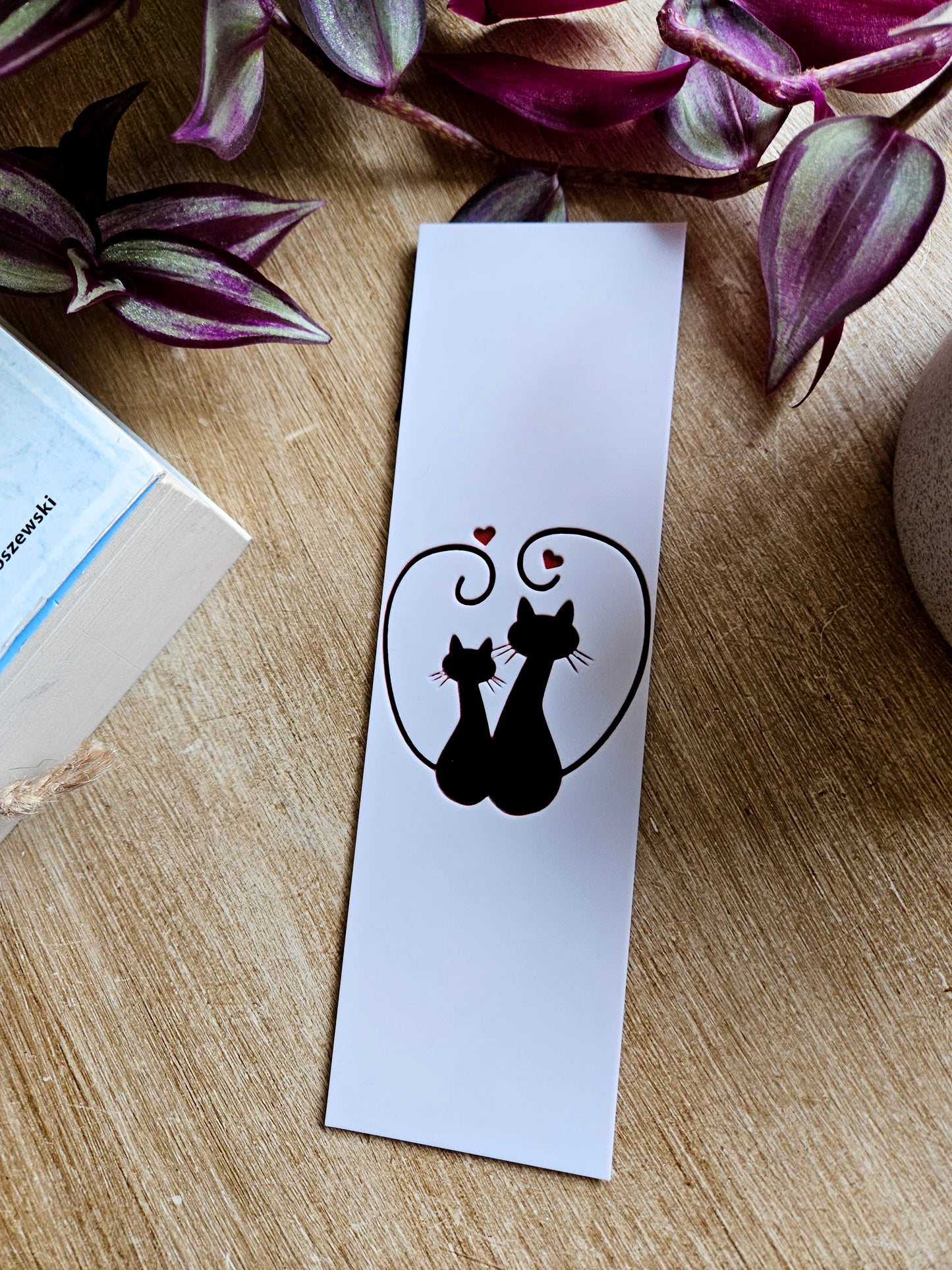 Romantic Cat Duo 3D Printed Bookmark – Heartwarming Design