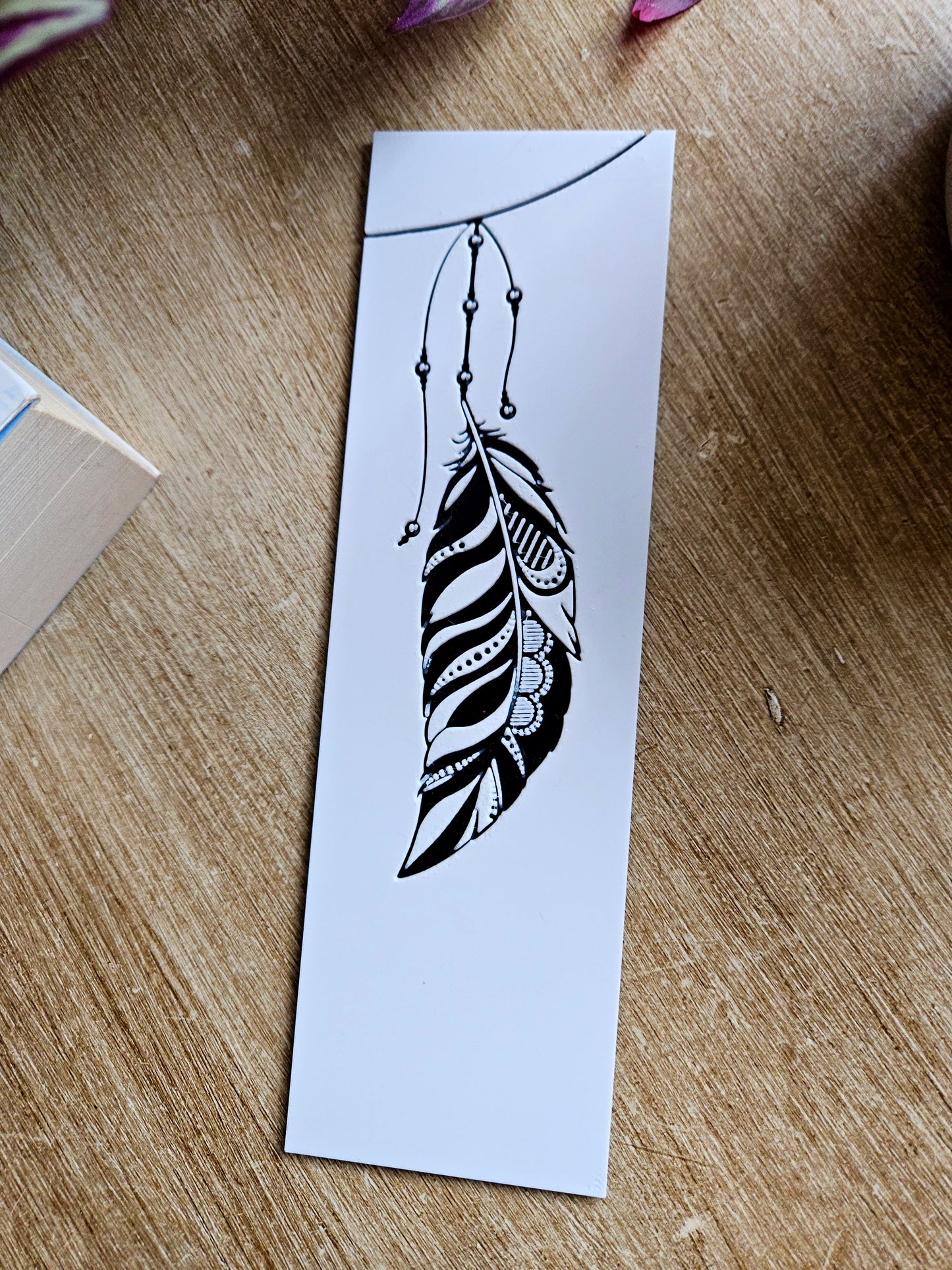 Tribal Feather 3D Printed Bookmark – Intricate Design for Book Lovers