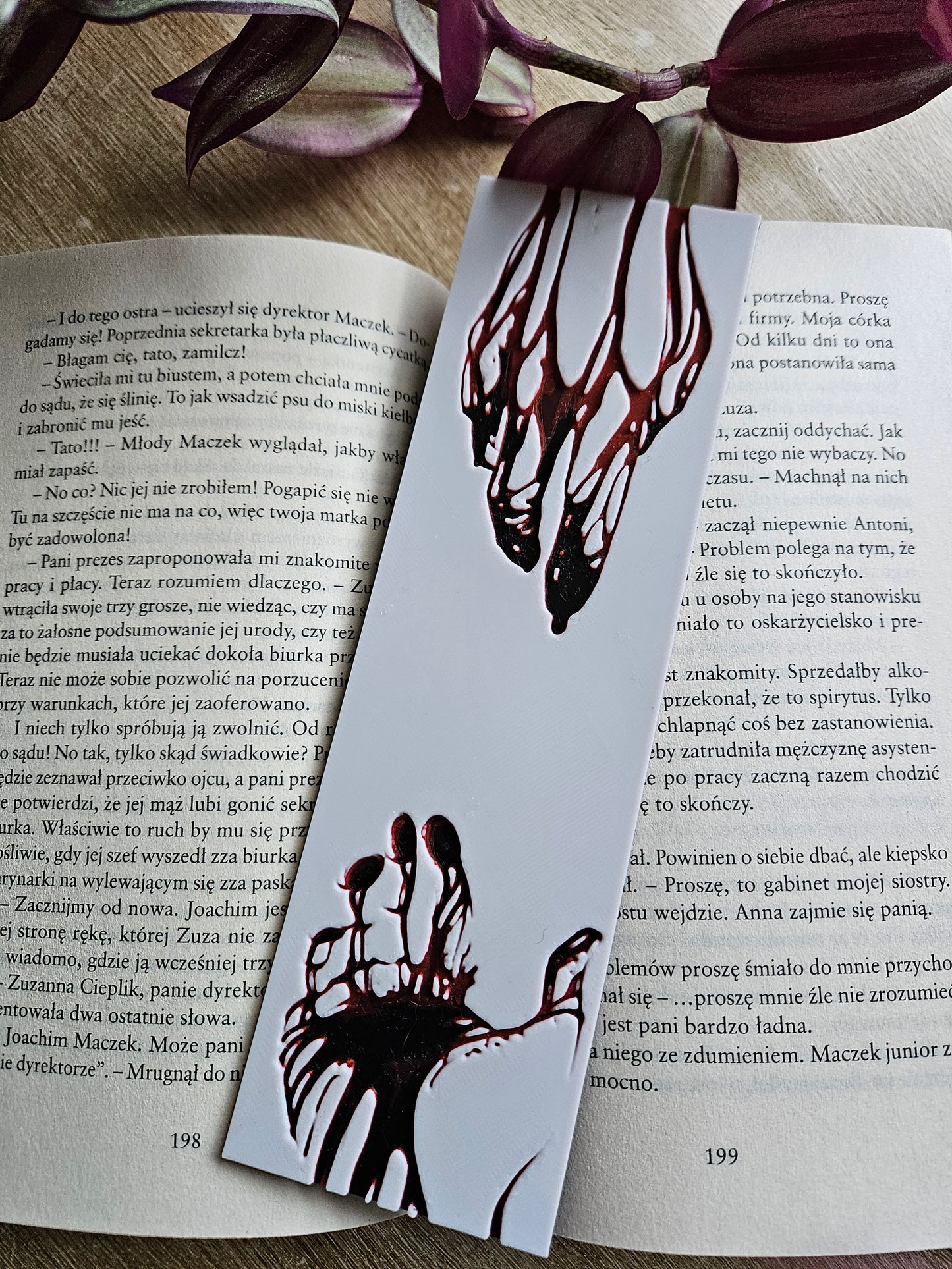 3D Printed Gothic Skull & Dripping Hand Bookmarks - Set of 2 | Unique Horror Accessories for Book Lovers