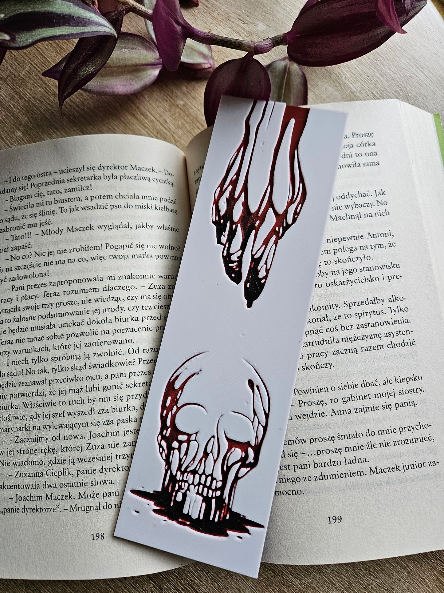 3D Printed Gothic Skull & Dripping Hand Bookmarks - Set of 2 | Unique Horror Accessories for Book Lovers