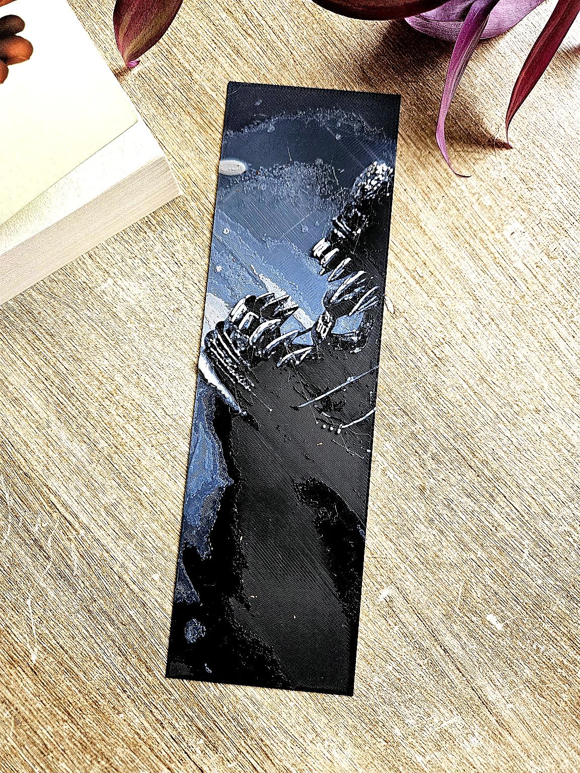 Alien-Inspired Bookmark – Eerie Sci-Fi Elegance Part 2