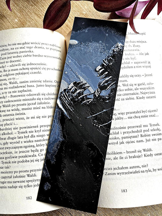 Alien-Inspired Bookmark – Eerie Sci-Fi Elegance Part 2